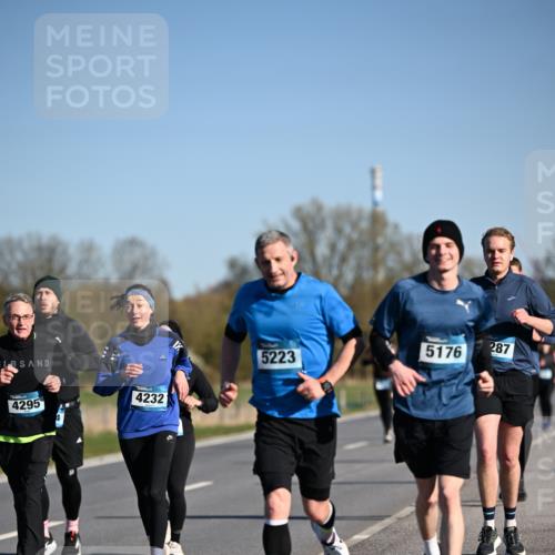 06.04.2025 - 44. Internationalen Wilhelmsburger Insellauf Dr. Thomas Lammeyer http://msf.ph/oto/7559759 06.04.2025 09:35:30 Laufen 4295, 4232, 5223, 5176, 287 meine-sportfotos.de