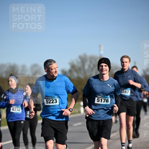 06.04.2025 - 44. Internationalen Wilhelmsburger Insellauf Dr. Thomas Lammeyer http://msf.ph/oto/7559793 06.04.2025 09:35:30 Laufen 4232, 5223, 5176, 3287 meine-sportfotos.de