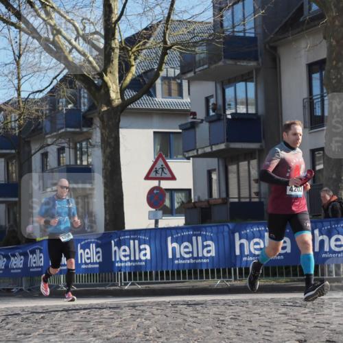 06.04.2025 - 44. Internationalen Wilhelmsburger Insellauf Luisa Fischer http://msf.ph/oto/7559794 06.04.2025 10:27:05 Ziel 4203, 4259 meine-sportfotos.de