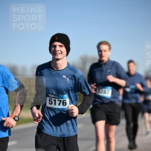 06.04.2025 - 44. Internationalen Wilhelmsburger Insellauf Dr. Thomas Lammeyer http://msf.ph/oto/7559842 06.04.2025 09:35:32 Laufen 5176, 1287 meine-sportfotos.de