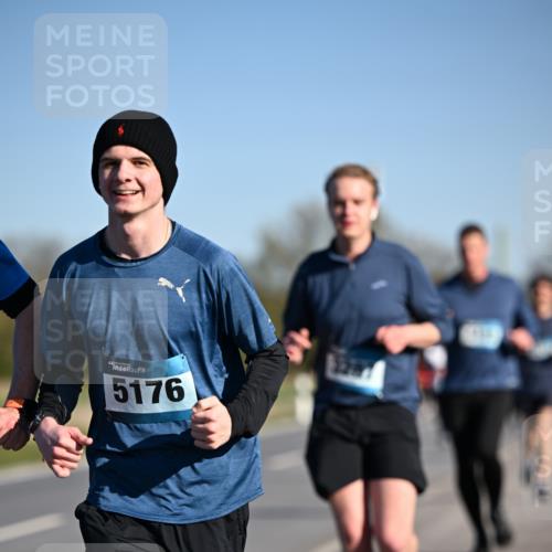 06.04.2025 - 44. Internationalen Wilhelmsburger Insellauf Dr. Thomas Lammeyer http://msf.ph/oto/7559850 06.04.2025 09:35:32 Laufen 44, 5176 meine-sportfotos.de