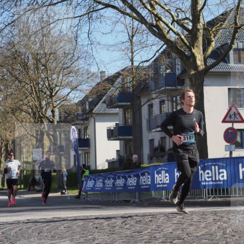 06.04.2025 - 44. Internationalen Wilhelmsburger Insellauf Luisa Fischer http://msf.ph/oto/7559851 06.04.2025 10:27:10 Ziel 4553, 3181, 3344 meine-sportfotos.de
