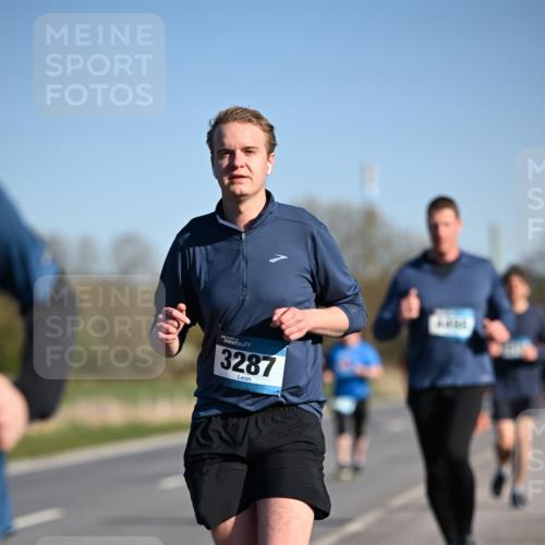 06.04.2025 - 44. Internationalen Wilhelmsburger Insellauf Dr. Thomas Lammeyer http://msf.ph/oto/7559872 06.04.2025 09:35:33 Laufen 3287 meine-sportfotos.de
