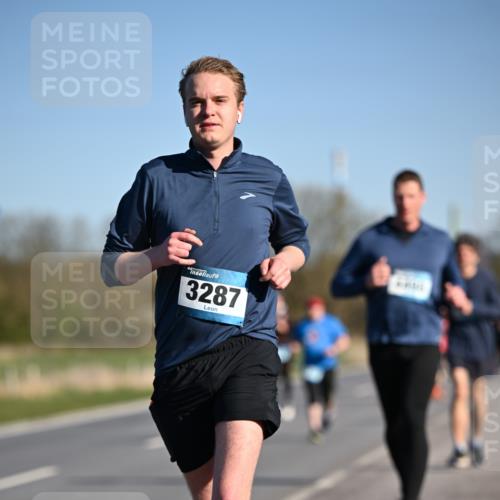 06.04.2025 - 44. Internationalen Wilhelmsburger Insellauf Dr. Thomas Lammeyer http://msf.ph/oto/7559878 06.04.2025 09:35:33 Laufen 3287 meine-sportfotos.de