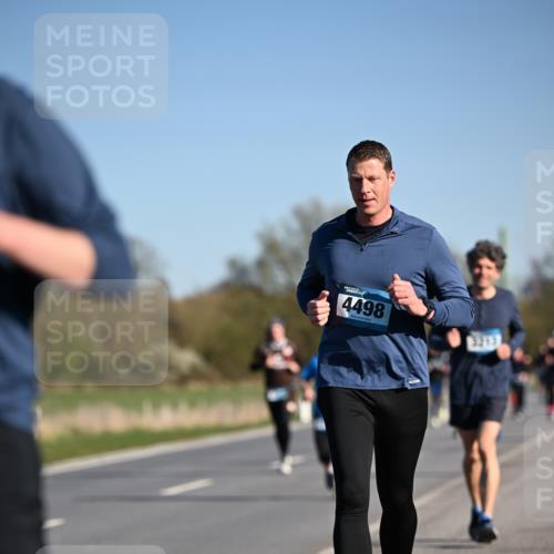 06.04.2025 - 44. Internationalen Wilhelmsburger Insellauf Dr. Thomas Lammeyer http://msf.ph/oto/7559906 06.04.2025 09:35:34 Laufen 4498, 3213 meine-sportfotos.de