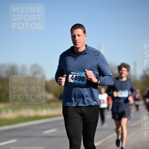 06.04.2025 - 44. Internationalen Wilhelmsburger Insellauf Dr. Thomas Lammeyer http://msf.ph/oto/7559934 06.04.2025 09:35:35 Laufen 4498 meine-sportfotos.de