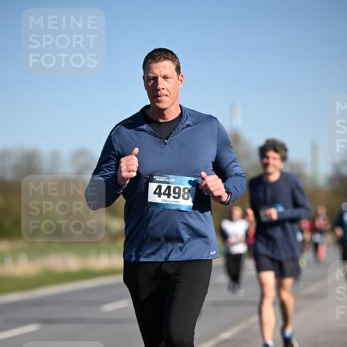 06.04.2025 - 44. Internationalen Wilhelmsburger Insellauf Dr. Thomas Lammeyer http://msf.ph/oto/7559942 06.04.2025 09:35:35 Laufen 4498 meine-sportfotos.de