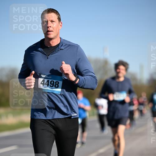 06.04.2025 - 44. Internationalen Wilhelmsburger Insellauf Dr. Thomas Lammeyer http://msf.ph/oto/7559954 06.04.2025 09:35:36 Laufen 4498 meine-sportfotos.de