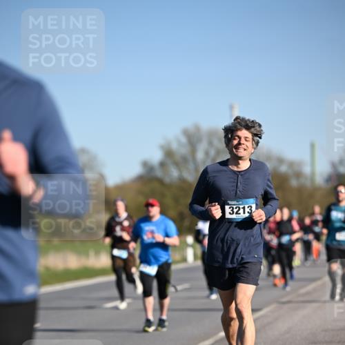 06.04.2025 - 44. Internationalen Wilhelmsburger Insellauf Dr. Thomas Lammeyer http://msf.ph/oto/7559967 06.04.2025 09:35:36 Laufen 3213 meine-sportfotos.de