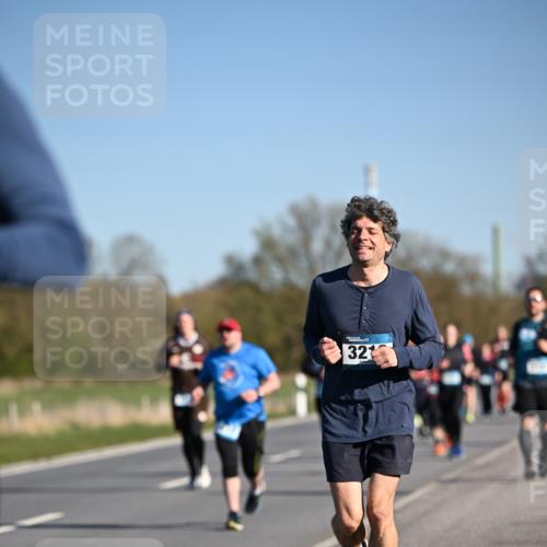 06.04.2025 - 44. Internationalen Wilhelmsburger Insellauf Dr. Thomas Lammeyer http://msf.ph/oto/7559972 06.04.2025 09:35:37 Laufen 321 meine-sportfotos.de