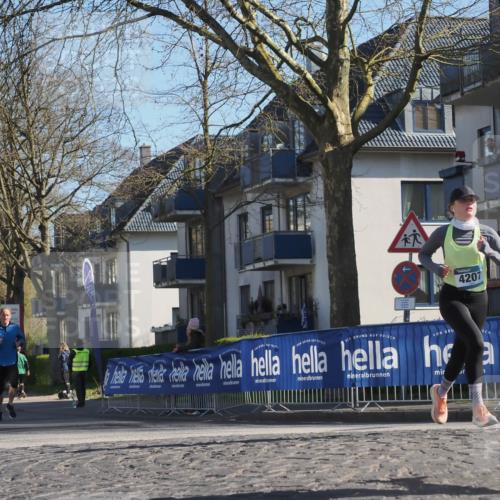 06.04.2025 - 44. Internationalen Wilhelmsburger Insellauf Luisa Fischer http://msf.ph/oto/7559994 06.04.2025 10:27:14 Ziel 4207 meine-sportfotos.de