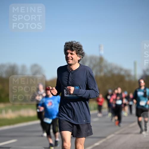 06.04.2025 - 44. Internationalen Wilhelmsburger Insellauf Dr. Thomas Lammeyer http://msf.ph/oto/7560000 06.04.2025 09:35:37 Laufen  meine-sportfotos.de