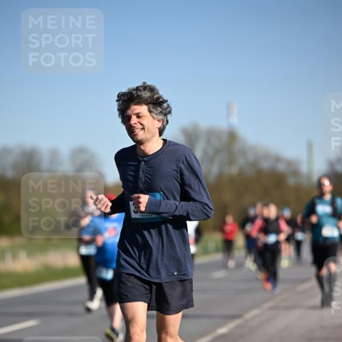 06.04.2025 - 44. Internationalen Wilhelmsburger Insellauf Dr. Thomas Lammeyer http://msf.ph/oto/7560004 06.04.2025 09:35:37 Laufen  meine-sportfotos.de