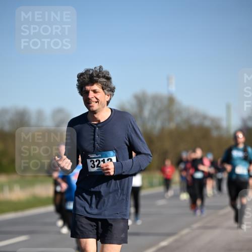06.04.2025 - 44. Internationalen Wilhelmsburger Insellauf Dr. Thomas Lammeyer http://msf.ph/oto/7560008 06.04.2025 09:35:38 Laufen 3212 meine-sportfotos.de