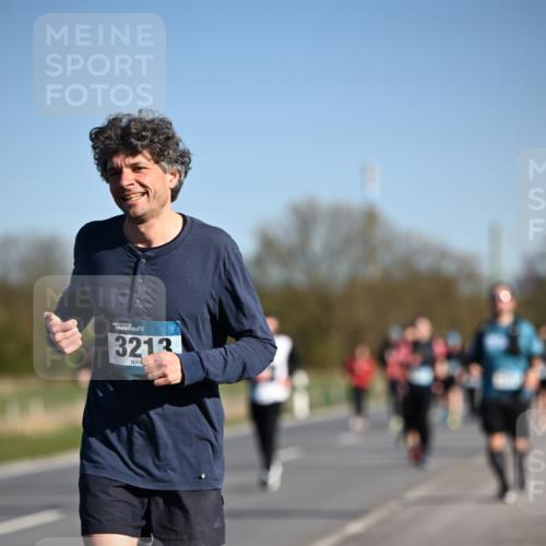 06.04.2025 - 44. Internationalen Wilhelmsburger Insellauf Dr. Thomas Lammeyer http://msf.ph/oto/7560021 06.04.2025 09:35:38 Laufen 3213 meine-sportfotos.de