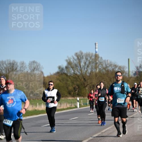 06.04.2025 - 44. Internationalen Wilhelmsburger Insellauf Dr. Thomas Lammeyer http://msf.ph/oto/7560056 06.04.2025 09:35:39 Laufen 43, 3817, 4349, 3561, 3192 meine-sportfotos.de