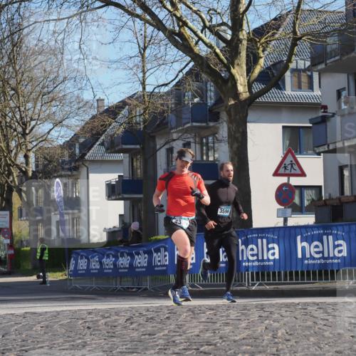 06.04.2025 - 44. Internationalen Wilhelmsburger Insellauf Luisa Fischer http://msf.ph/oto/7560078 06.04.2025 10:27:25 Ziel 3117, 4305, 3596, 15 meine-sportfotos.de