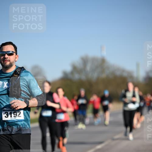 06.04.2025 - 44. Internationalen Wilhelmsburger Insellauf Dr. Thomas Lammeyer http://msf.ph/oto/7560183 06.04.2025 09:35:44 Laufen 3192 meine-sportfotos.de