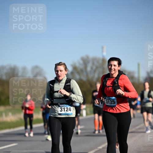 06.04.2025 - 44. Internationalen Wilhelmsburger Insellauf Dr. Thomas Lammeyer http://msf.ph/oto/7560310 06.04.2025 09:35:48 Laufen 3124, 3125 meine-sportfotos.de