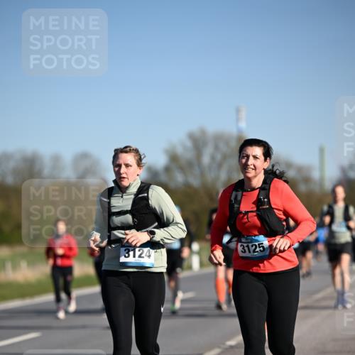 06.04.2025 - 44. Internationalen Wilhelmsburger Insellauf Dr. Thomas Lammeyer http://msf.ph/oto/7560315 06.04.2025 09:35:48 Laufen 3124, 3125 meine-sportfotos.de
