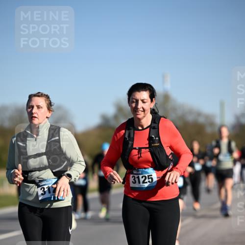 06.04.2025 - 44. Internationalen Wilhelmsburger Insellauf Dr. Thomas Lammeyer http://msf.ph/oto/7560350 06.04.2025 09:35:49 Laufen 31, 3125 meine-sportfotos.de