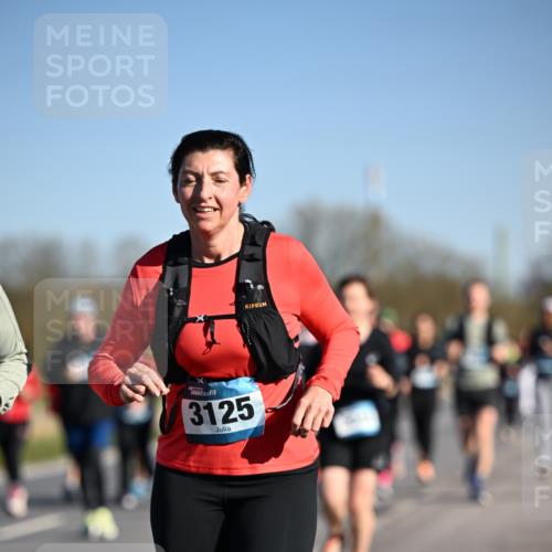 06.04.2025 - 44. Internationalen Wilhelmsburger Insellauf Dr. Thomas Lammeyer http://msf.ph/oto/7560369 06.04.2025 09:35:50 Laufen 3125 meine-sportfotos.de