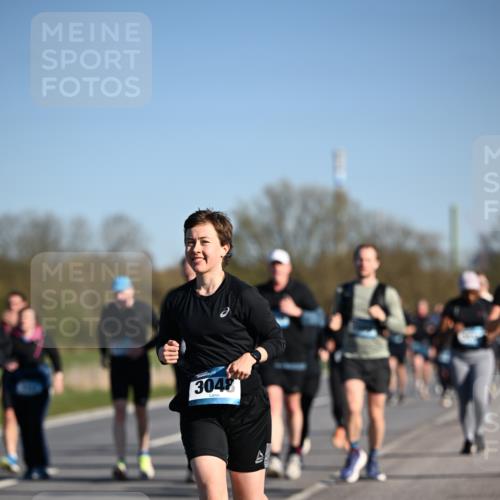 06.04.2025 - 44. Internationalen Wilhelmsburger Insellauf Dr. Thomas Lammeyer http://msf.ph/oto/7560410 06.04.2025 09:35:52 Laufen 3048 meine-sportfotos.de