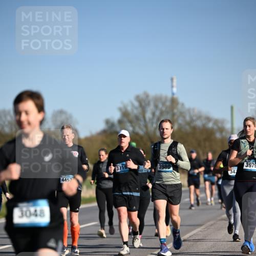 06.04.2025 - 44. Internationalen Wilhelmsburger Insellauf Dr. Thomas Lammeyer http://msf.ph/oto/7560438 06.04.2025 09:35:52 Laufen 3048, 4457, 371, 3980, 34, 3979 meine-sportfotos.de