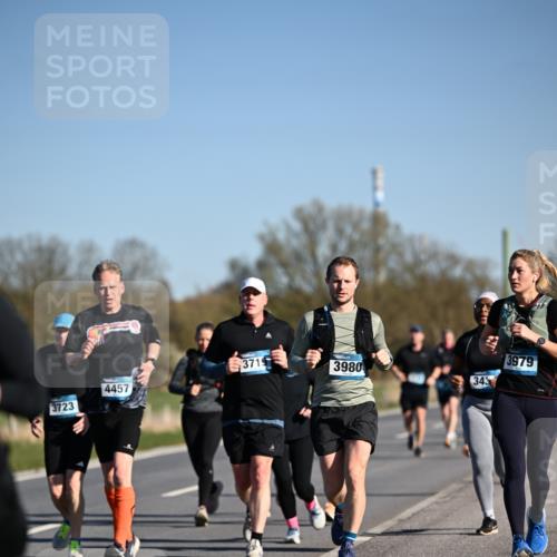 06.04.2025 - 44. Internationalen Wilhelmsburger Insellauf Dr. Thomas Lammeyer http://msf.ph/oto/7560453 06.04.2025 09:35:53 Laufen 3719, 3980, 3979, 343, 4457, 3723 meine-sportfotos.de