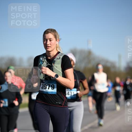 06.04.2025 - 44. Internationalen Wilhelmsburger Insellauf Dr. Thomas Lammeyer http://msf.ph/oto/7560583 06.04.2025 09:35:56 Laufen 7, 3979, 431 meine-sportfotos.de