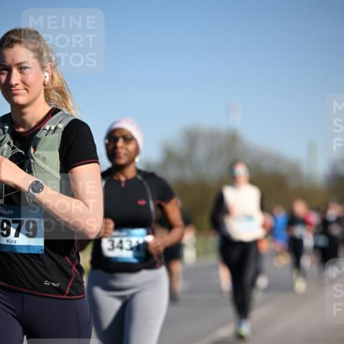 06.04.2025 - 44. Internationalen Wilhelmsburger Insellauf Dr. Thomas Lammeyer http://msf.ph/oto/7560600 06.04.2025 09:35:57 Laufen 979, 343 meine-sportfotos.de