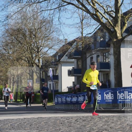 06.04.2025 - 44. Internationalen Wilhelmsburger Insellauf Luisa Fischer http://msf.ph/oto/7560640 06.04.2025 10:28:20 Ziel 4174, 4454 meine-sportfotos.de
