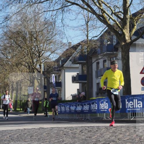 06.04.2025 - 44. Internationalen Wilhelmsburger Insellauf Luisa Fischer http://msf.ph/oto/7560653 06.04.2025 10:28:21 Ziel 4250, 4263, 4174, 4454 meine-sportfotos.de