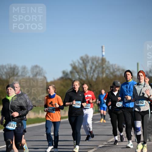 06.04.2025 - 44. Internationalen Wilhelmsburger Insellauf Dr. Thomas Lammeyer http://msf.ph/oto/7560780 06.04.2025 09:36:04 Laufen 3883, 296, 5192, 4214, 489, 4179 meine-sportfotos.de