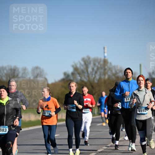 06.04.2025 - 44. Internationalen Wilhelmsburger Insellauf Dr. Thomas Lammeyer http://msf.ph/oto/7560789 06.04.2025 09:36:04 Laufen 883, 3296, 4179, 4489, 337, 5192 meine-sportfotos.de