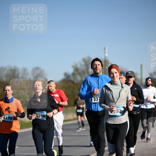 06.04.2025 - 44. Internationalen Wilhelmsburger Insellauf Dr. Thomas Lammeyer http://msf.ph/oto/7560847 06.04.2025 09:36:06 Laufen 4179, 3296, 337, 92 meine-sportfotos.de
