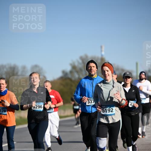 06.04.2025 - 44. Internationalen Wilhelmsburger Insellauf Dr. Thomas Lammeyer http://msf.ph/oto/7560852 06.04.2025 09:36:06 Laufen 179, 3296, 337, 5192, 42 meine-sportfotos.de