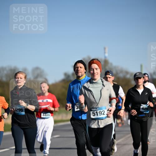 06.04.2025 - 44. Internationalen Wilhelmsburger Insellauf Dr. Thomas Lammeyer http://msf.ph/oto/7560866 06.04.2025 09:36:06 Laufen 3296, 4489, 3, 5192, 4214 meine-sportfotos.de