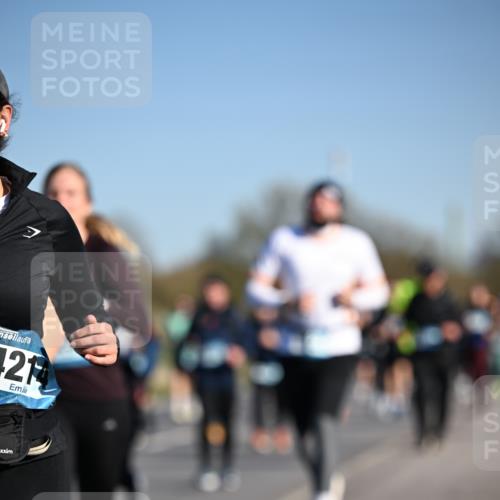 06.04.2025 - 44. Internationalen Wilhelmsburger Insellauf Dr. Thomas Lammeyer http://msf.ph/oto/7560985 06.04.2025 09:36:09 Laufen 21 meine-sportfotos.de