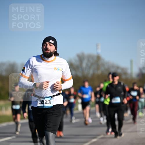 06.04.2025 - 44. Internationalen Wilhelmsburger Insellauf Dr. Thomas Lammeyer http://msf.ph/oto/7561019 06.04.2025 09:36:11 Laufen 3523 meine-sportfotos.de
