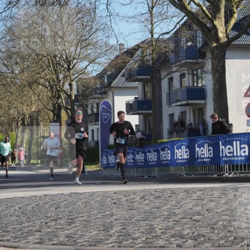 06.04.2025 - 44. Internationalen Wilhelmsburger Insellauf Luisa Fischer http://msf.ph/oto/7561027 06.04.2025 10:29:02 Ziel 3611, 3284, 3443 meine-sportfotos.de