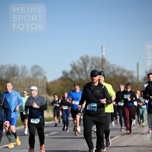 06.04.2025 - 44. Internationalen Wilhelmsburger Insellauf Dr. Thomas Lammeyer http://msf.ph/oto/7561062 06.04.2025 09:36:13 Laufen 4540, 3084 meine-sportfotos.de