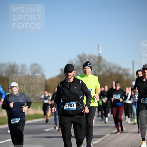 06.04.2025 - 44. Internationalen Wilhelmsburger Insellauf Dr. Thomas Lammeyer http://msf.ph/oto/7561093 06.04.2025 09:36:14 Laufen 4540, 3084, 342 meine-sportfotos.de