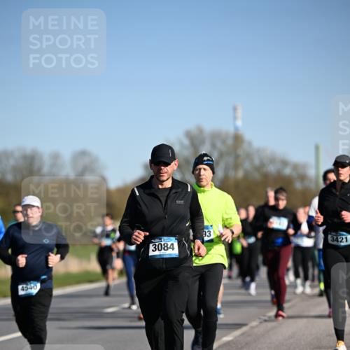 06.04.2025 - 44. Internationalen Wilhelmsburger Insellauf Dr. Thomas Lammeyer http://msf.ph/oto/7561097 06.04.2025 09:36:14 Laufen 4540, 3084, 93, 3421 meine-sportfotos.de