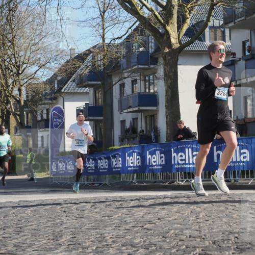 06.04.2025 - 44. Internationalen Wilhelmsburger Insellauf Luisa Fischer http://msf.ph/oto/7561105 06.04.2025 10:29:04 Ziel 5021, 3284, 3611 meine-sportfotos.de