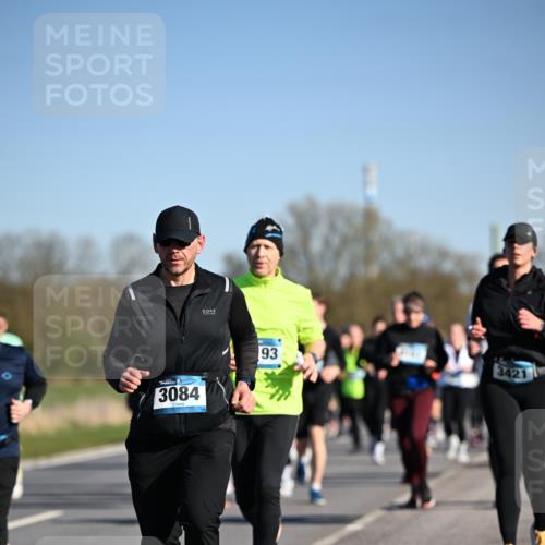 06.04.2025 - 44. Internationalen Wilhelmsburger Insellauf Dr. Thomas Lammeyer http://msf.ph/oto/7561124 06.04.2025 09:36:15 Laufen 3084, 93, 3421 meine-sportfotos.de