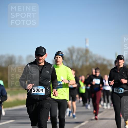 06.04.2025 - 44. Internationalen Wilhelmsburger Insellauf Dr. Thomas Lammeyer http://msf.ph/oto/7561129 06.04.2025 09:36:15 Laufen 3084, 93, 3421 meine-sportfotos.de