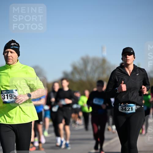 06.04.2025 - 44. Internationalen Wilhelmsburger Insellauf Dr. Thomas Lammeyer http://msf.ph/oto/7561177 06.04.2025 09:36:16 Laufen 3193, 3421 meine-sportfotos.de