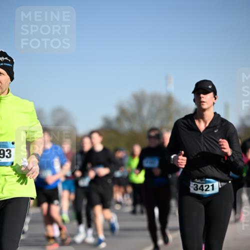 06.04.2025 - 44. Internationalen Wilhelmsburger Insellauf Dr. Thomas Lammeyer http://msf.ph/oto/7561189 06.04.2025 09:36:17 Laufen 93, 3421 meine-sportfotos.de