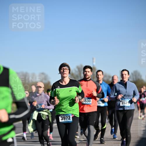 06.04.2025 - 44. Internationalen Wilhelmsburger Insellauf Dr. Thomas Lammeyer http://msf.ph/oto/7561401 06.04.2025 09:36:26 Laufen 3972, 8530, 3666, 3525 meine-sportfotos.de